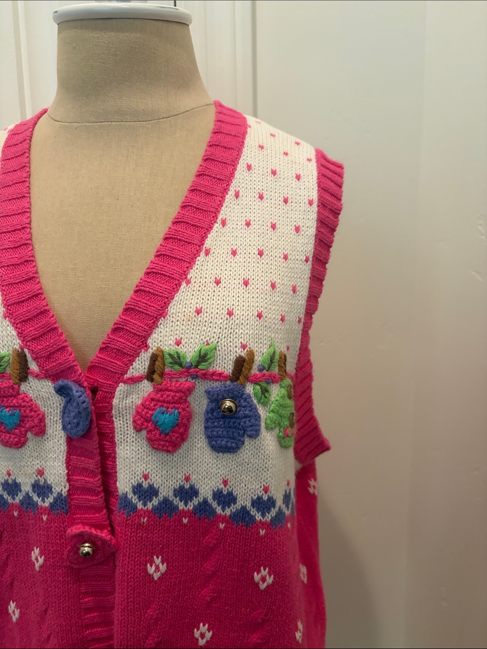 Quaker Factory Sleeveless V-Neck Knit Vest - Picture 3 of 11